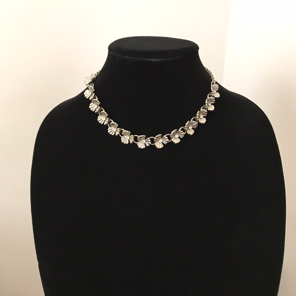 Vintage Style Flower Necklace